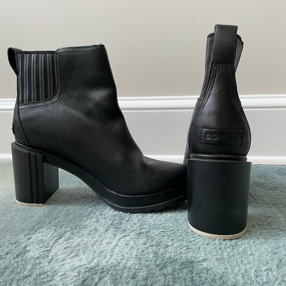 Sorel Margo Chelsea black boots